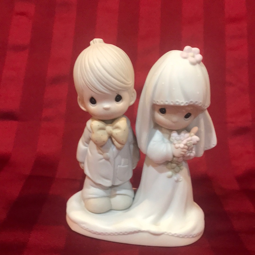 Charming Bride and Groom Figurine - White